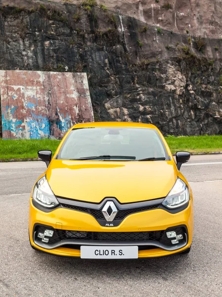 Тест-драйв Renault CLIO RS 2017 — стоковое фото