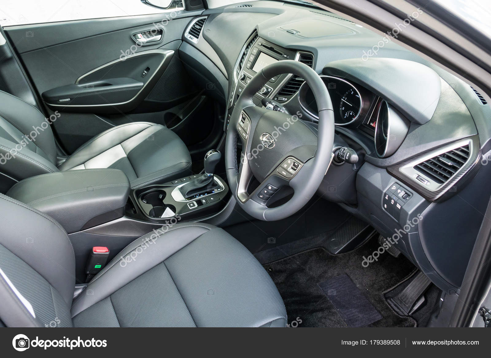 Hyundai Santafe 2017 Interior Redaktionelles Stockfoto