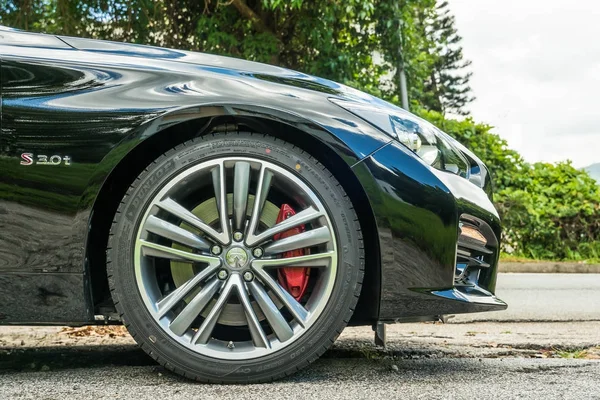 Infiniti Q50 S 3.0T Red Sport 400 Wheel — Stock Photo, Image