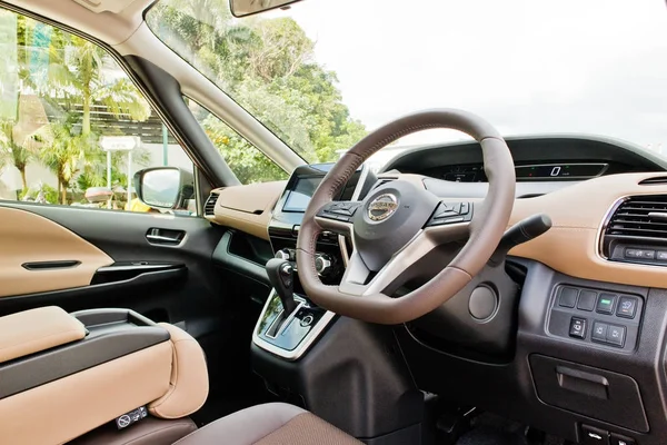 Interior del Nissan Serena 2017 — Foto de Stock