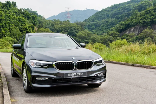 Testfahrt bmw 530e Plug-in-Hybrid 2017 — Stockfoto