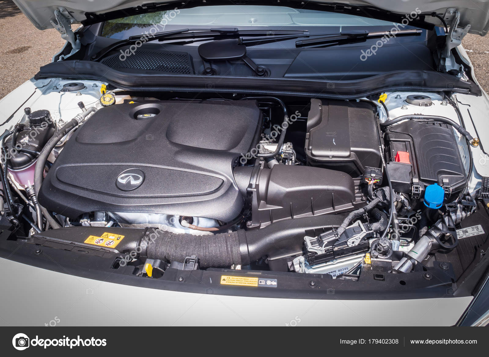 Infiniti Q30 17 Engine Stock Editorial Photo C Teddyleung