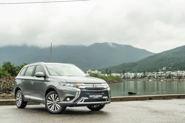 Mitsubishi Outlander test jazdy dzień — Zdjęcie stockowe