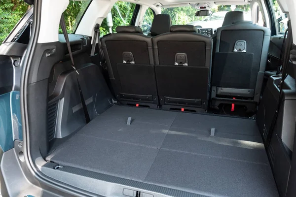 Peugeot 5008 Trunk — Stockfoto