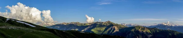 Горная панорама Грузии — стоковое фото