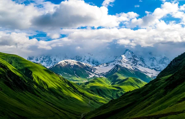 High Caucasian mountains — Stock Photo, Image