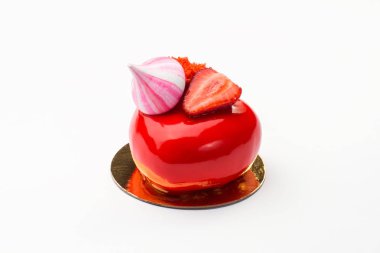 Yuvarlak kek çilek kırmızı sır