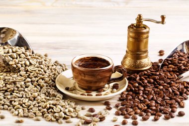 kahve Kahve değirmeni ve kahve çekirdeği ile