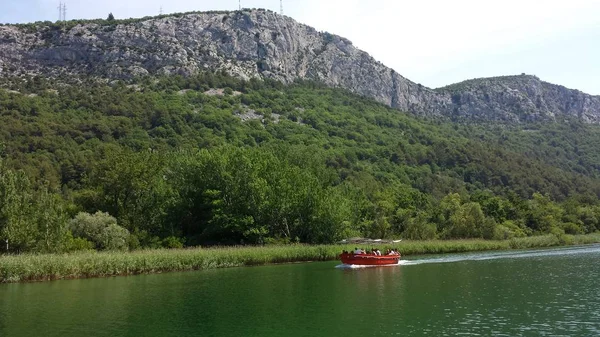 Cetina rivier canyon, Omis, Kroatië — Stockfoto