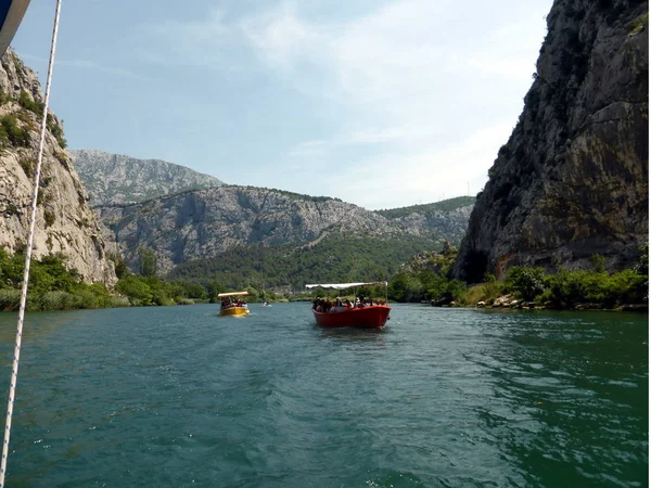 Cetina rivier canyon, Omis, Kroatië — Stockfoto