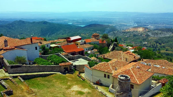 Uitzicht over de stad Krujë, Albanië — Stockfoto