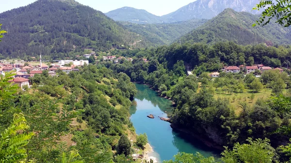 Jablanica en rivier Neretva, Bosnië en Herzegovina — Stockfoto