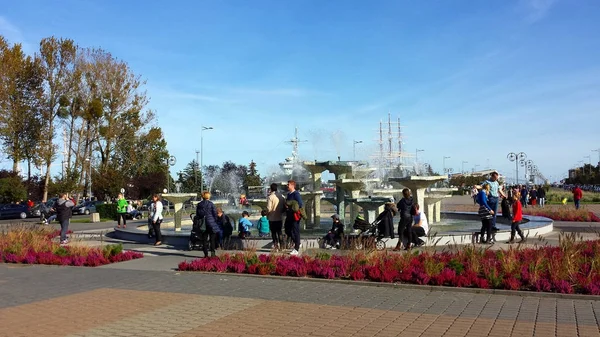 Fountain on the Kosciuszko Square in Gdynia, Poland. — Stock Photo, Image