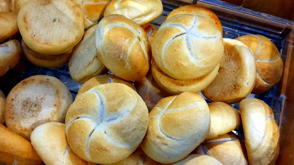 Fresh Baked Buns Transparent Plastic Container — Stock Photo, Image