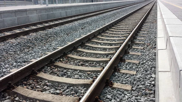 Parça Platformlar Closeup Arasında Demiryolu — Stok fotoğraf