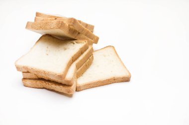 Beyaz arkaplanda ekmek