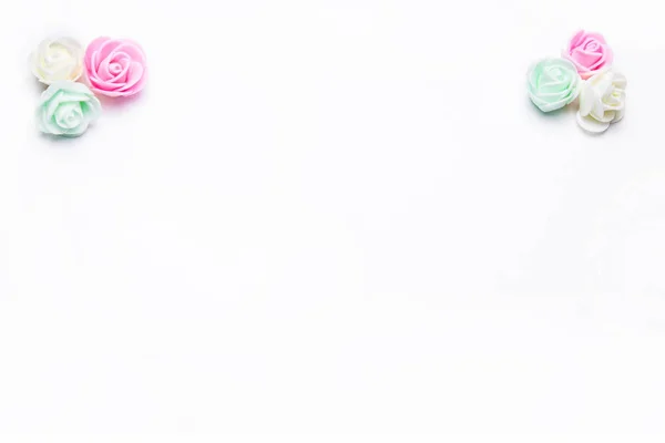 3 月 8 日粉色的白色背景上的花朵 免版税图库照片