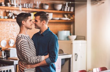 gay çift sarılma ve içine arıyorum