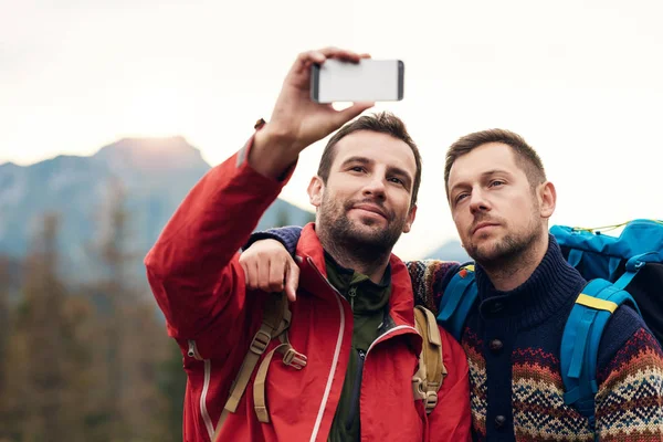 Ember selfie a vadonban — Stock Fotó