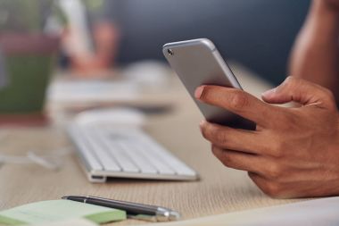 Tasarımcı gönderen kısa mesaj 