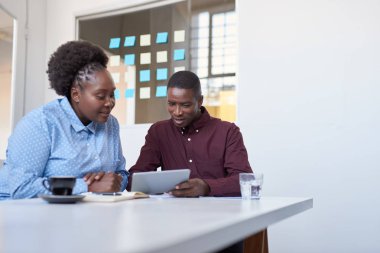 Genç Afrikalı meslektaşları odaklı  