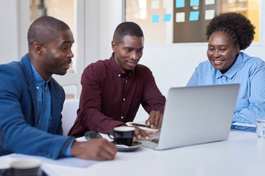 Genç Afrikalı meslektaşları