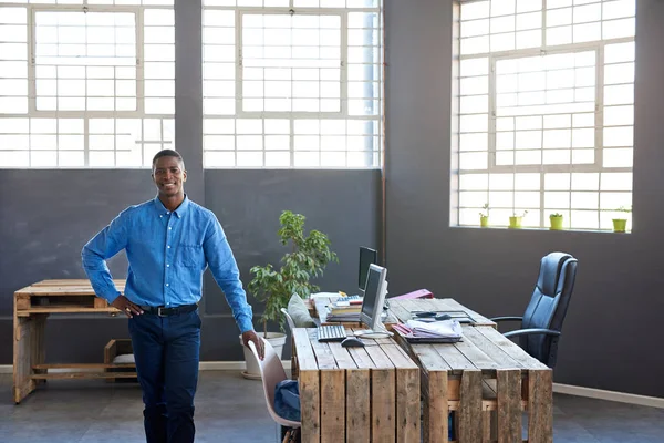 Confident African businessman — Stock Photo, Image