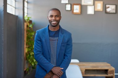 Afrika işadamı gülümseyen 