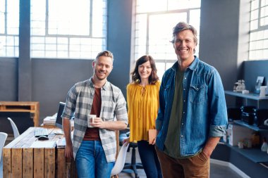 Genç ofis arkadaşları 