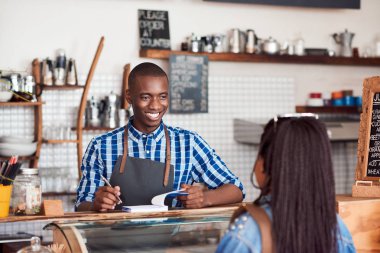 Barista ayakta Café 