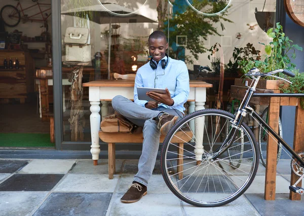 Africano uomo lavoro — Foto Stock