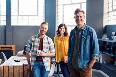 Modern ofis ayakta arkadaşları