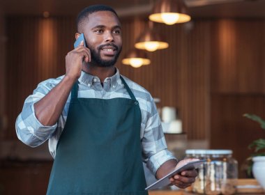 telefonda konuşurken girişimci