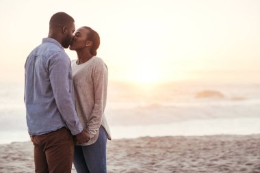 Romantik genç Afrikalı Çift