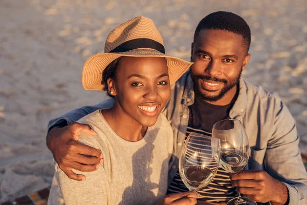 Sonriente pareja africana — Foto de Stock