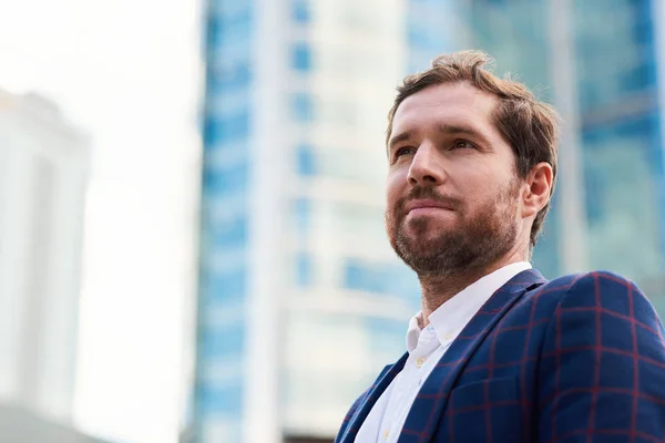 Ambitious Young Businessman Wearing Blazer Standing Alone City Looking Office — Stock Photo, Image