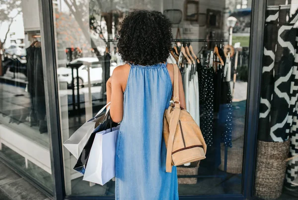 Rearview Woman Standing Sidewalk Looking Window Display Store While Out — 스톡 사진