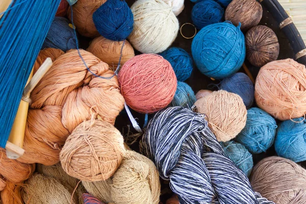 weaving Loom and thread of yarn