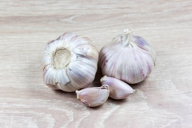 sarımsak ampuller karanfil ile 