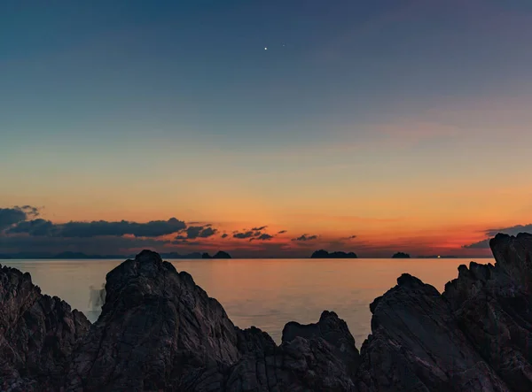 Vacker Utsikt Över Dramatisk Solnedgång Över Havet Resor Koncept — Stockfoto