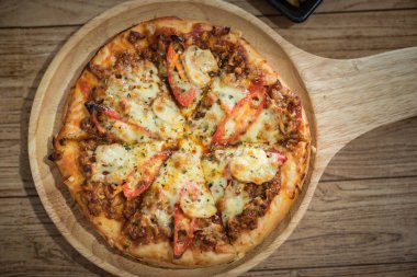 Taze fırın pizza pişmiş