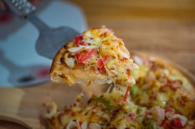 Taze fırın pizza pişmiş