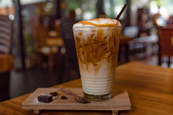 Macchato de caramelo de gelo — Fotografia de Stock