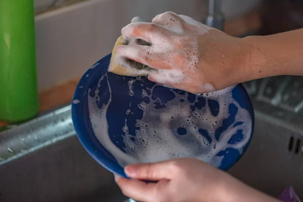 Close Hand Washing Ceramic Dish Sink — Stock Photo, Image