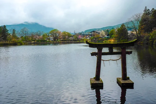 El paisaje primaveral de Yufuin en Japón — Foto de Stock