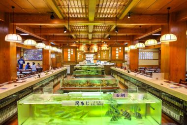 Fukuoka ünlü Japon restoranında dekorasyon ve iç