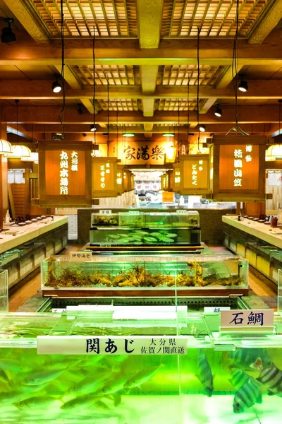 L'interno e la decorazione del famoso ristorante giapponese a Fukuoka — Foto Stock