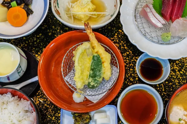 Set tradicional de comida marina japonesa en Fukuoka Japón — Foto de Stock