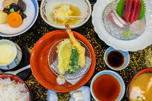 Set tradicional de comida marina japonesa en Fukuoka Japón — Foto de Stock
