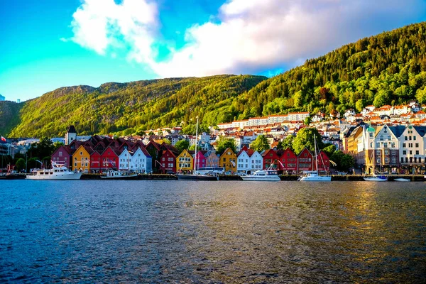 El paisaje de la ciudad de Bergen en Noruega — Foto de Stock